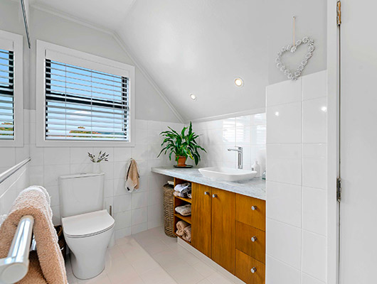 Standard room 2 bathroom